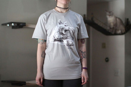 Grey t-shirt with cat drawing