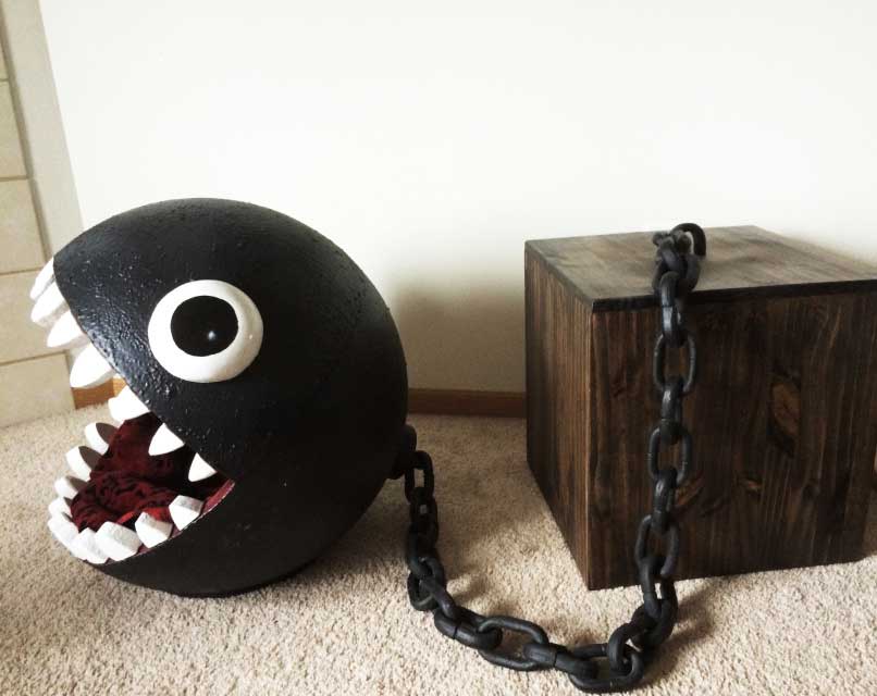 chain chomp cat bed side view