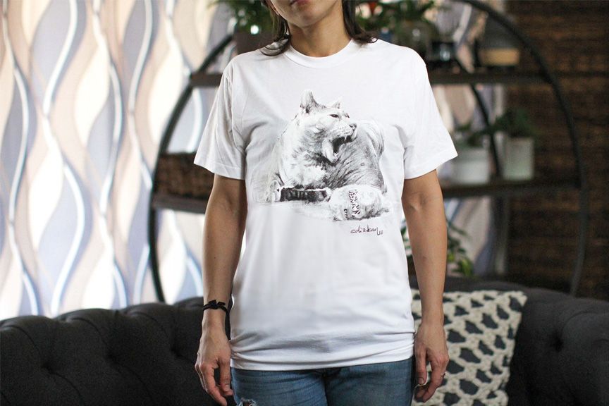 White t-shirt with cat drawing